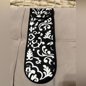 Thirty-One Black and White Floral Flat Iron Travel Case